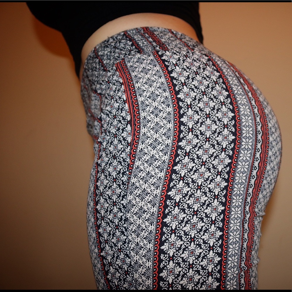 Boho pattern Pants 2/$15 (Bundle to save) - Picture 5 of 11